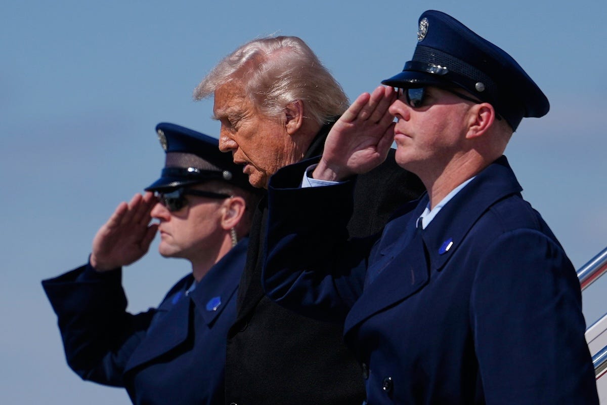 Donald Trump alla Dover Air Force Base, Delaware, il 18 marzo 2026 (AP Photo/Julia Demaree Nikhinson)