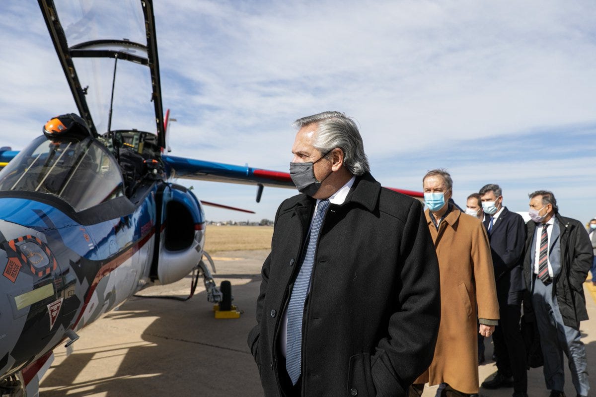 Alberto Fernández Prensa on Twitter: "El presidente @alferdez recorrió en  la provincia de Córdoba, junto al gobernador @JSchiaretti, la sede de la  Fábrica Argentina de Aviones (FAdeA), donde entregó a la Fuerza