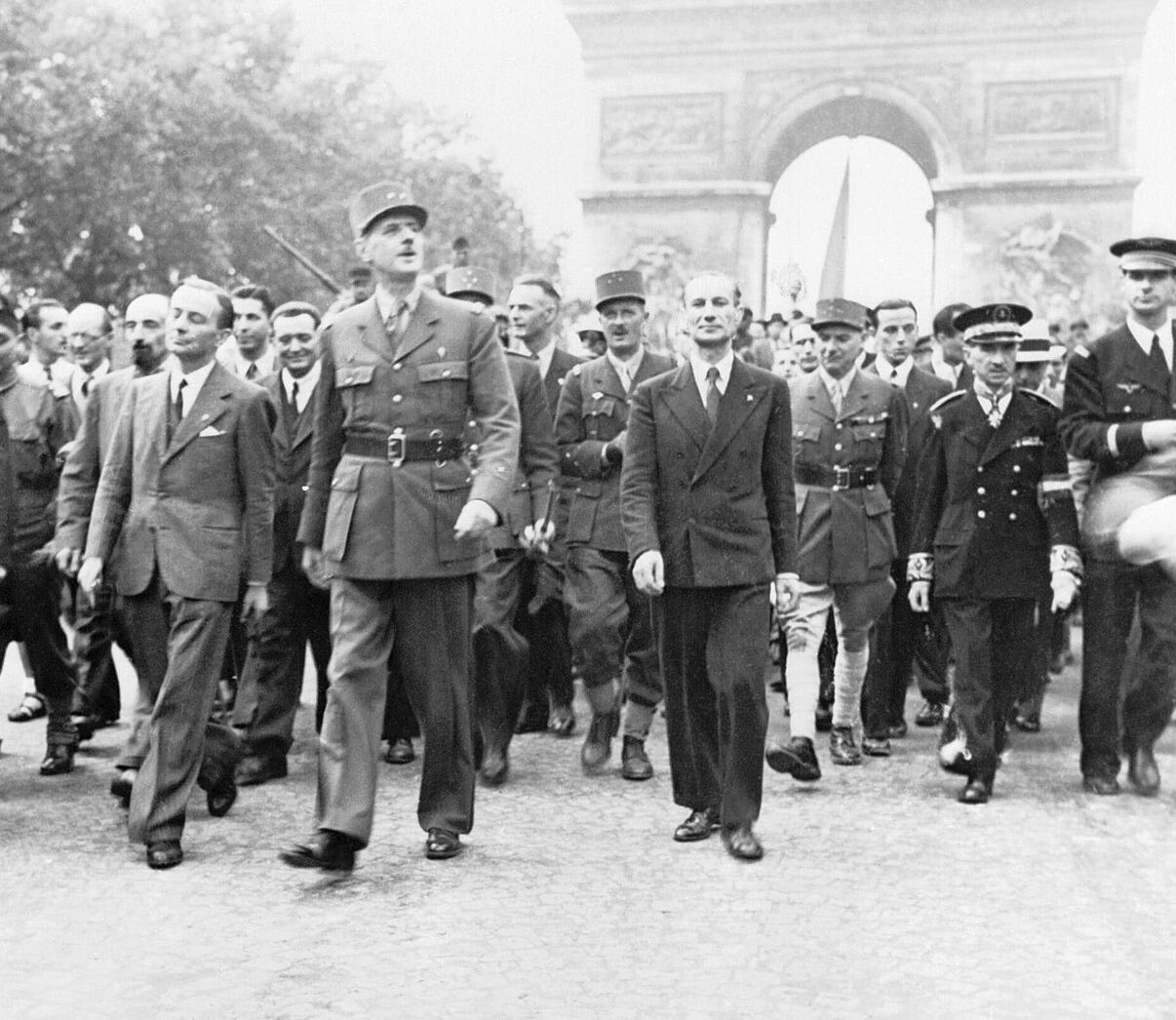De Gaulle walks the Champs-Élysées, August 26, 1944