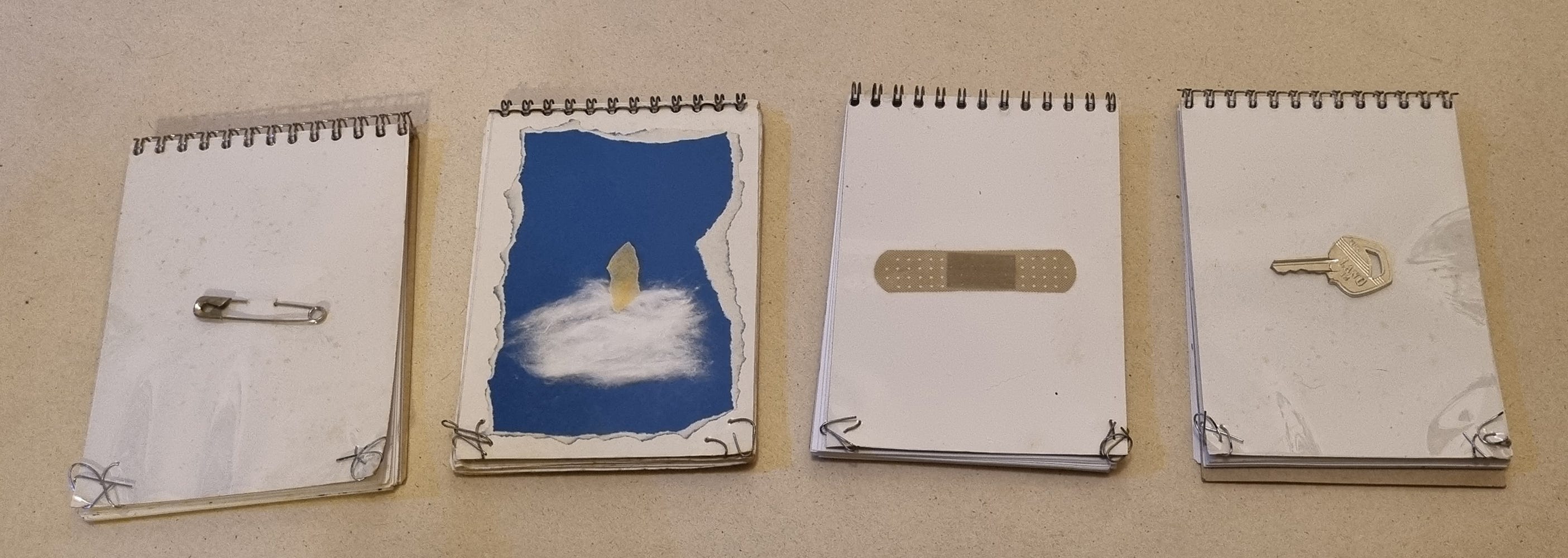 Fechar Um Pedaço De Papel Castanho Rasgado Sobre Fundo Branco Imagem de  Stock - Imagem de sinal, projeto: 211824167, image size:2809x1000