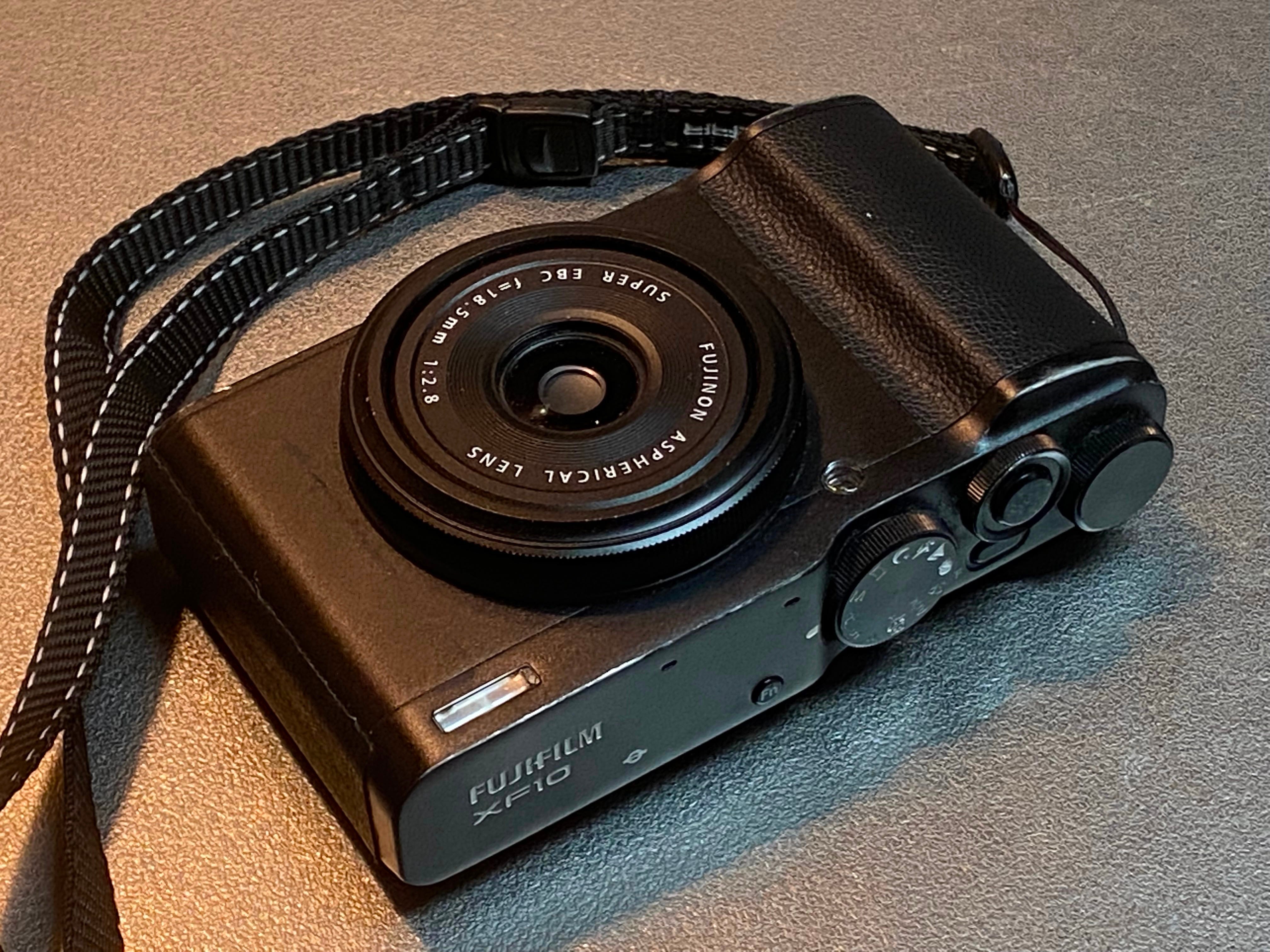 The compact JEDI - Fujifilm XF10 - by Jas