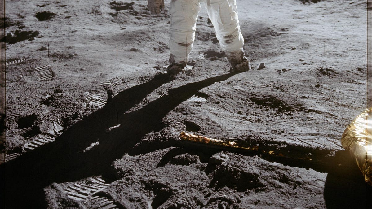 Six Apollo Lunar Astronauts Remain as NASA Sends Crew to Moon
