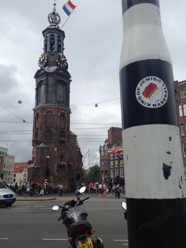 Amsterdam, Amsterdam. Man o Man. Amsterdam, Amsterdam. I'm lost in Amsterdam. 