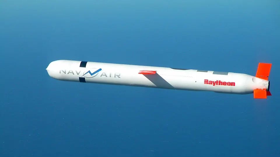 A BGM-109 Tomahawk flying in November 2002 - Wikipedia Commons.