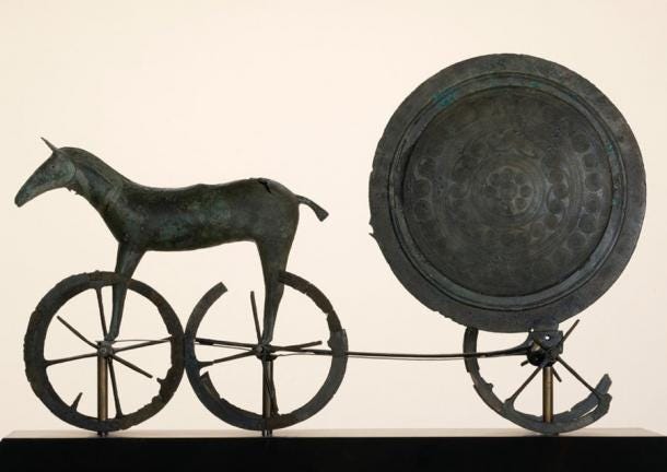 The other side of the Trundholm Sun Chariot shows no trace of gilding. Experts believe it is a representation of the Sun during the night. (CC BY-SA 3.0) The other side of the Trundholm Sun Chariot shows no trace of gilding. Experts believe it is a representation of the Sun during the night. (CC BY-SA 3.0)