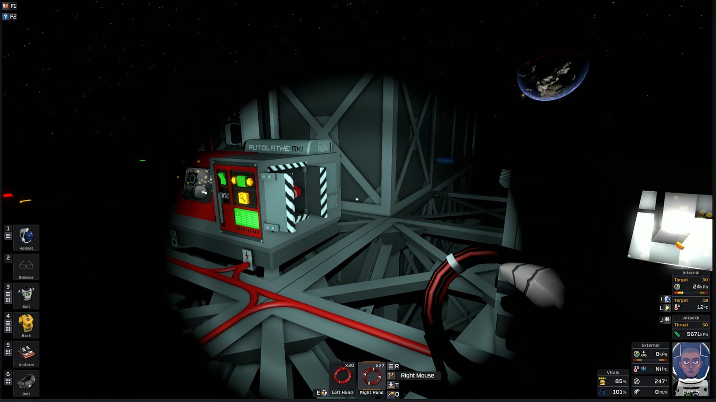Fabrication console displaying cable and heavy cable queue.