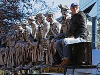  Sculptor Spends $100K on Charlie Kirk Statue, Struggles to Find Buyer