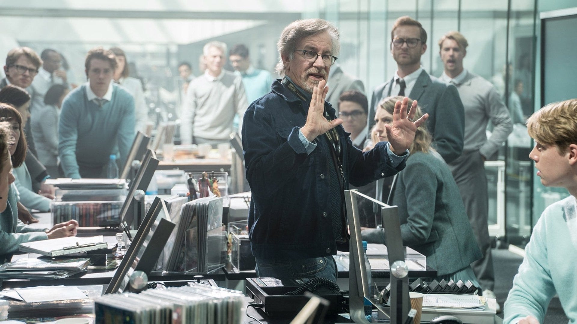 Steven Spielberg Screens First Look at Secret Sci-Fi Film and It's Still a  Mystery — GeekTyrant