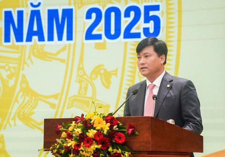 Ông Phạm Toàn Vượng, Tổng giám đốc Agribank: "Agribank mong muốn Chính phủ và các cấp có thẩm quyền có cơ chế, quy định phù hợp về xử lý nợ xấu và tài sản bảo đảm của khoản nợ xấu, hỗ trợ các tổ chức tín dụng về cơ sở pháp lý để xử lý các vướng mắc trong công tác xử lý tài sản thu hồi tối đa nợ xấu phát sinh”. Ông Phạm Toàn Vượng, Tổng giám đốc Agribank: "Agribank mong muốn Chính phủ và các cấp có thẩm quyền có cơ chế, quy định phù hợp về xử lý nợ xấu và tài sản bảo đảm của khoản nợ xấu, hỗ trợ các tổ chức tín dụng về cơ sở pháp lý để xử lý các vướng mắc trong công tác xử lý tài sản thu hồi tối đa nợ xấu phát sinh”.