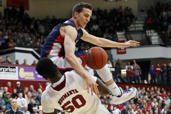 gonazaga beats santa clara hot man jump basketball 2015 images gonazaga beats santa clara hot man jump basketball 2015 images