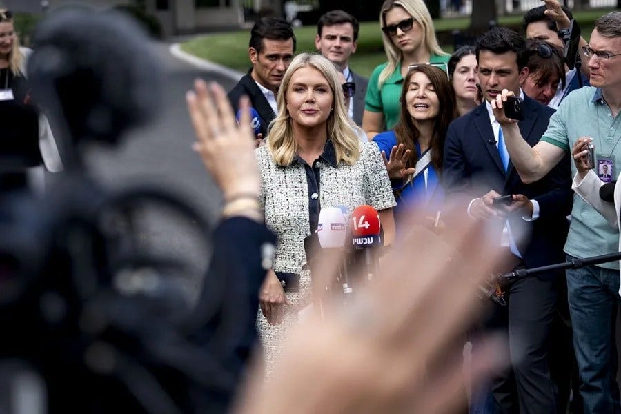 La secretaria de Prensa de la Casa Blanca, Karoline Leavitt, habla con los medios de comunicación en la Casa Blanca en Washington, DC, Estados Unidos, el 21 de julio de 2025. EFE/EPA/BONNIE CASH / POOL La secretaria de Prensa de la Casa Blanca, Karoline Leavitt, habla con los medios de comunicación en la Casa Blanca en Washington, DC, Estados Unidos, el 21 de julio de 2025. EFE/EPA/BONNIE CASH / POOL