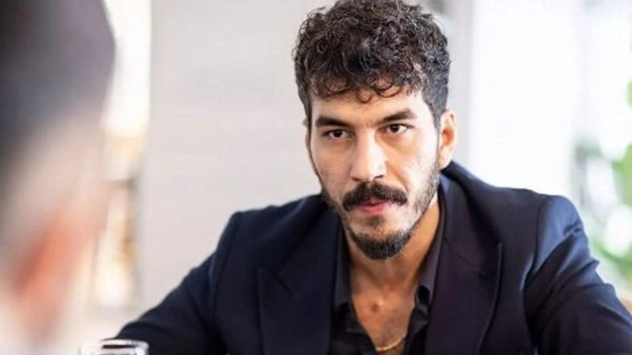 Mert Doğan yakın plan