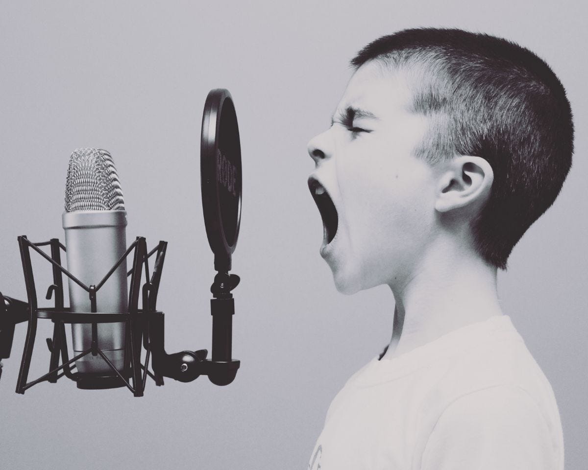 Solo Podcast Tips: How to present like a pro on your own | Rachel Corbett