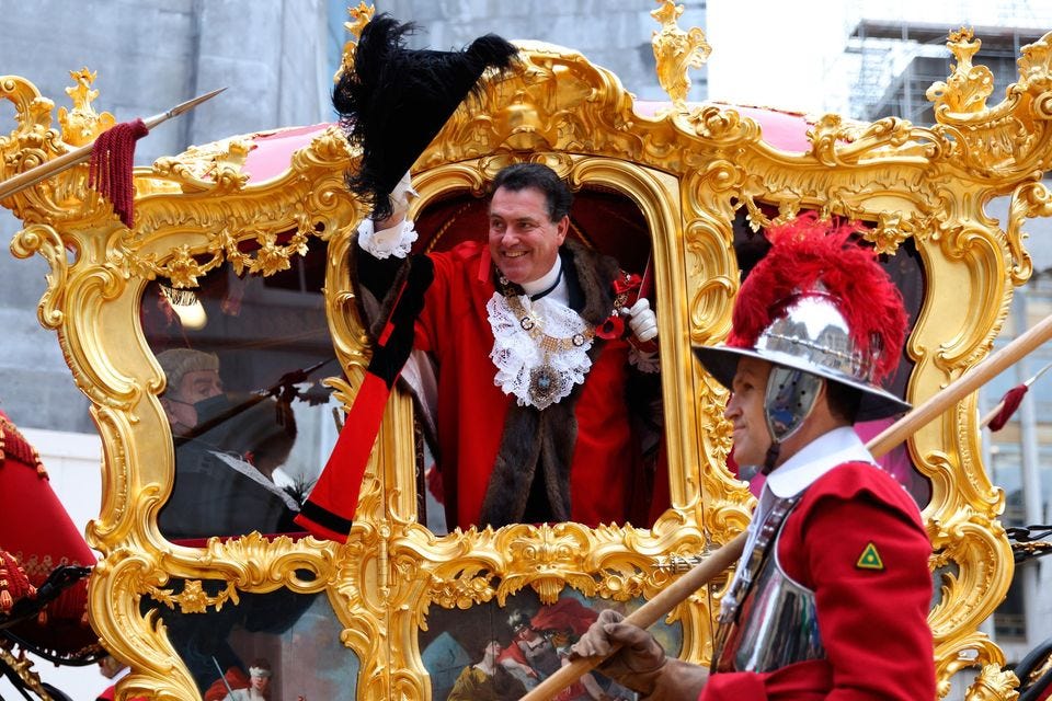 Irishman becomes lord mayor of City of London in ceremony that included  Antrim flute band | BelfastTelegraph.co.uk