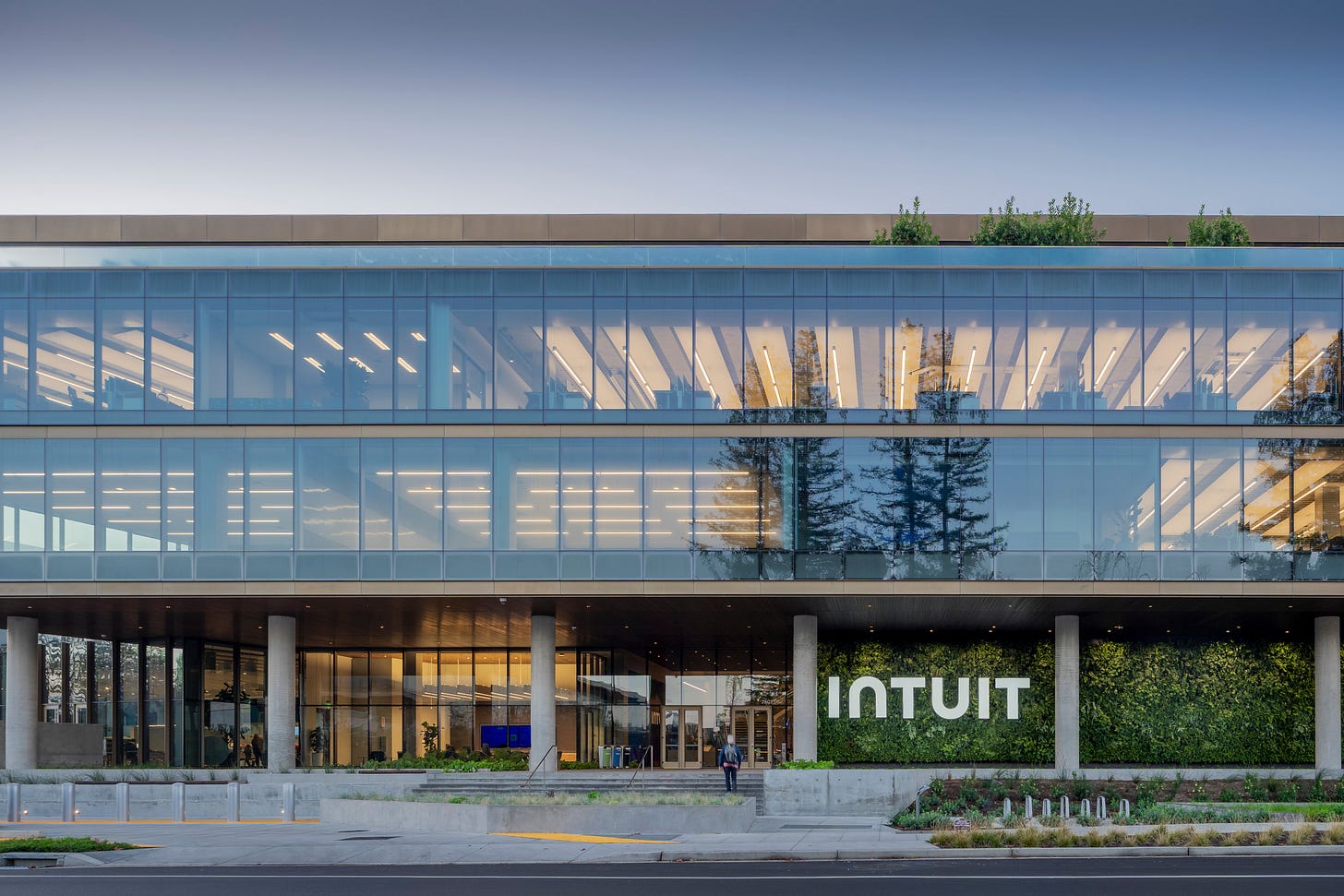 https://www.intuit.com/oidam/intuit/ic/en_us/images/h-z/intuit-office-exterior-photo-icom-20240710.jpg
