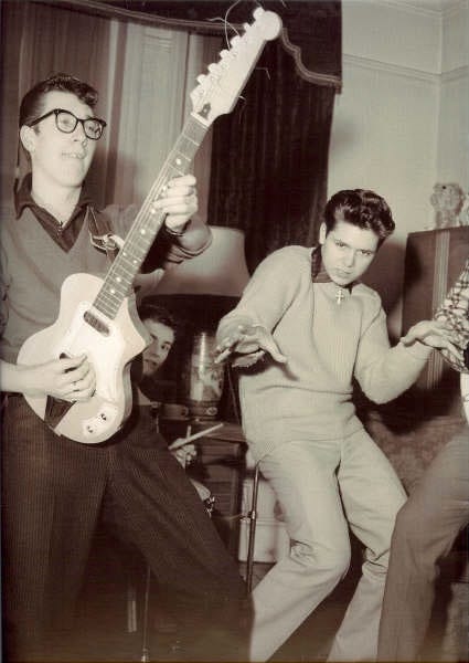 SHADOWS guitarist Hank Marvin in February 1966 Stock Photo SHADOWS guitarist Hank Marvin in February 1966 Stock Photo
