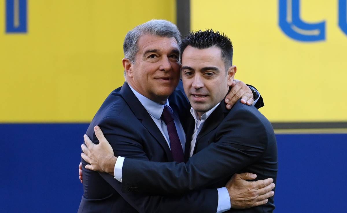 La revolución de Xavi en el Barça da vida a Laporta