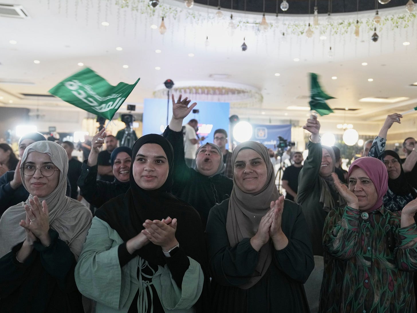 "بن غفير برا".. الأحزاب العربية تحتفي بتحقيق تقدم تاريخي في انتخابات الكنيست "بن غفير برا".. الأحزاب العربية تحتفي بتحقيق تقدم تاريخي في انتخابات الكنيست
