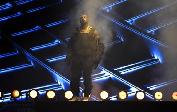 kanye west censored at billboard music awards 2015 kanye west censored at billboard music awards 2015