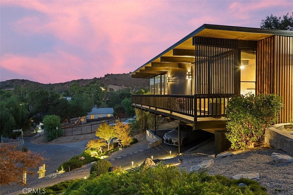 carousel photo #3 (MLS)