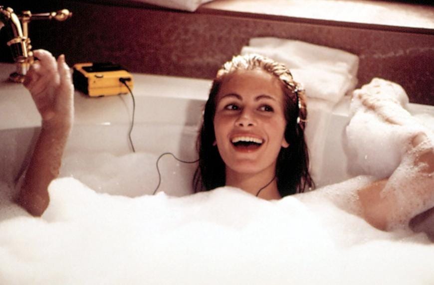 5 iconic bath tub scenes from movies | Well+Good