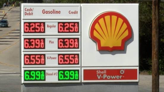 Average US gasoline price jumps 39 cents to $5.10 per gallon Average US gasoline price jumps 39 cents to $5.10 per gallon