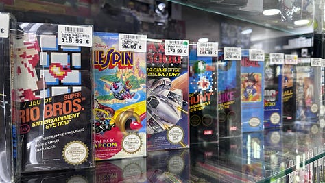 Φωτογραφίες από ορισμένα καταστήματα με video games στο Παρίσι
