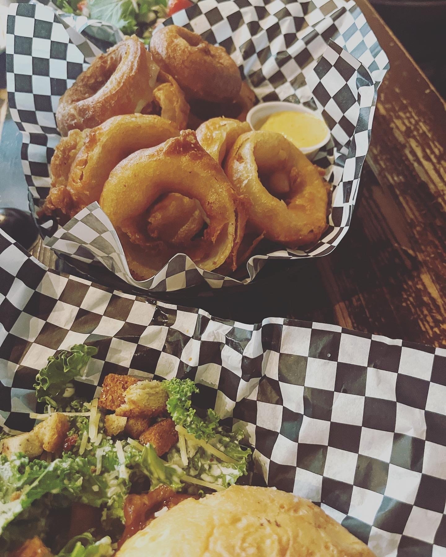 gluten-free onion rings and gluten-free sandwich gluten-free onion rings and gluten-free sandwich