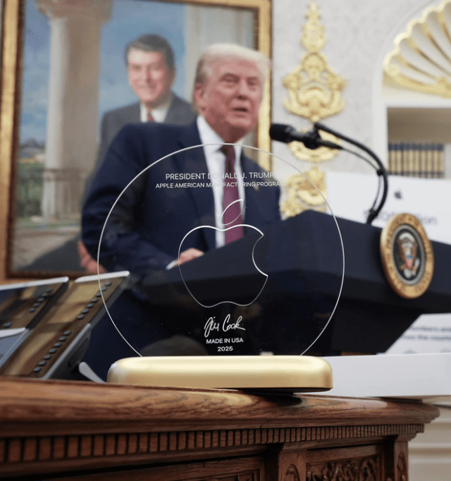 Apple CEO Cook gives President Trump a gift of glass and 24-karat gold