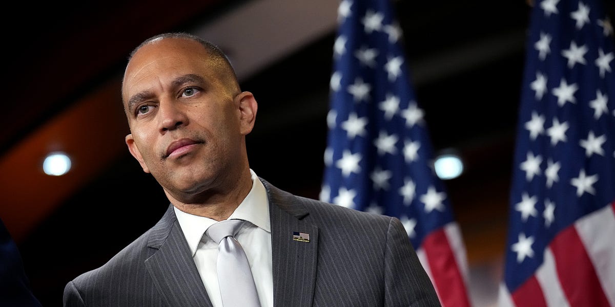 🚨 Did Donald Trump Nearly Get Hakeem Jeffries Killed?