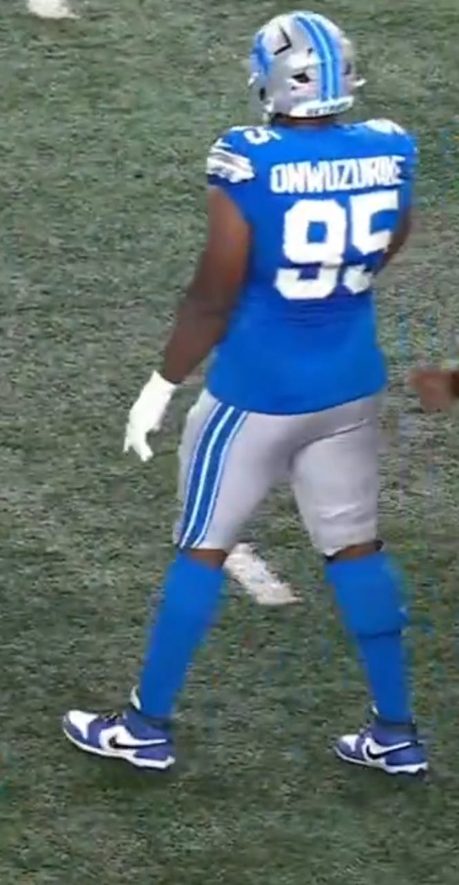 Levi Onwuzurike wearing right knee brace in Detroit Lions 2026 preseason game Levi Onwuzurike wearing right knee brace in Detroit Lions 2026 preseason game