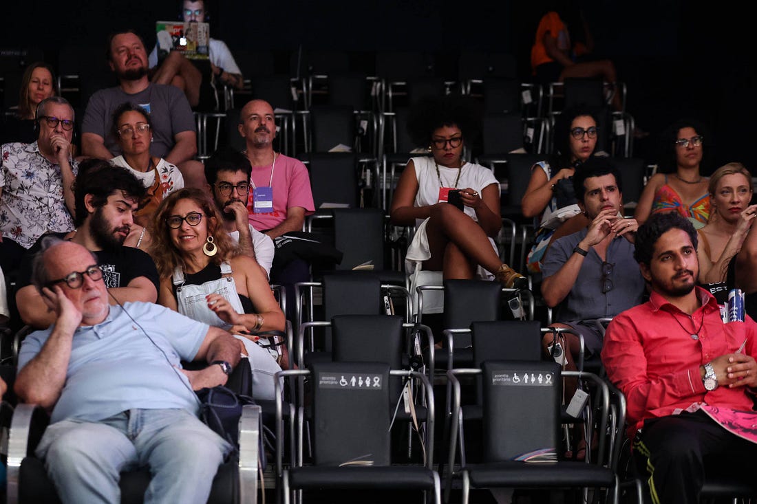 Flip cara e sem grandes nomes desanima a maioria - 23/11/2023 - Ilustrada -  Folha