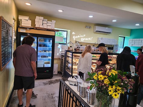 Villani's Bakery exterior & interior