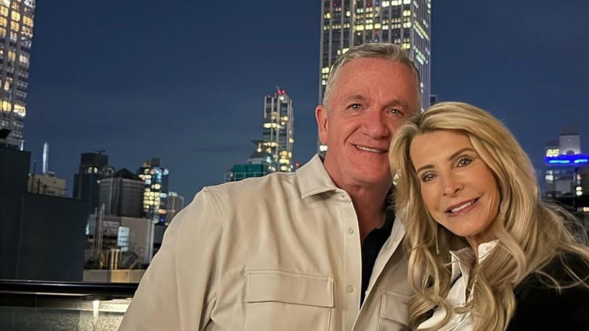 photo of Joan Vassos & Chock Chapple. photo of Joan Vassos & Chock Chapple.