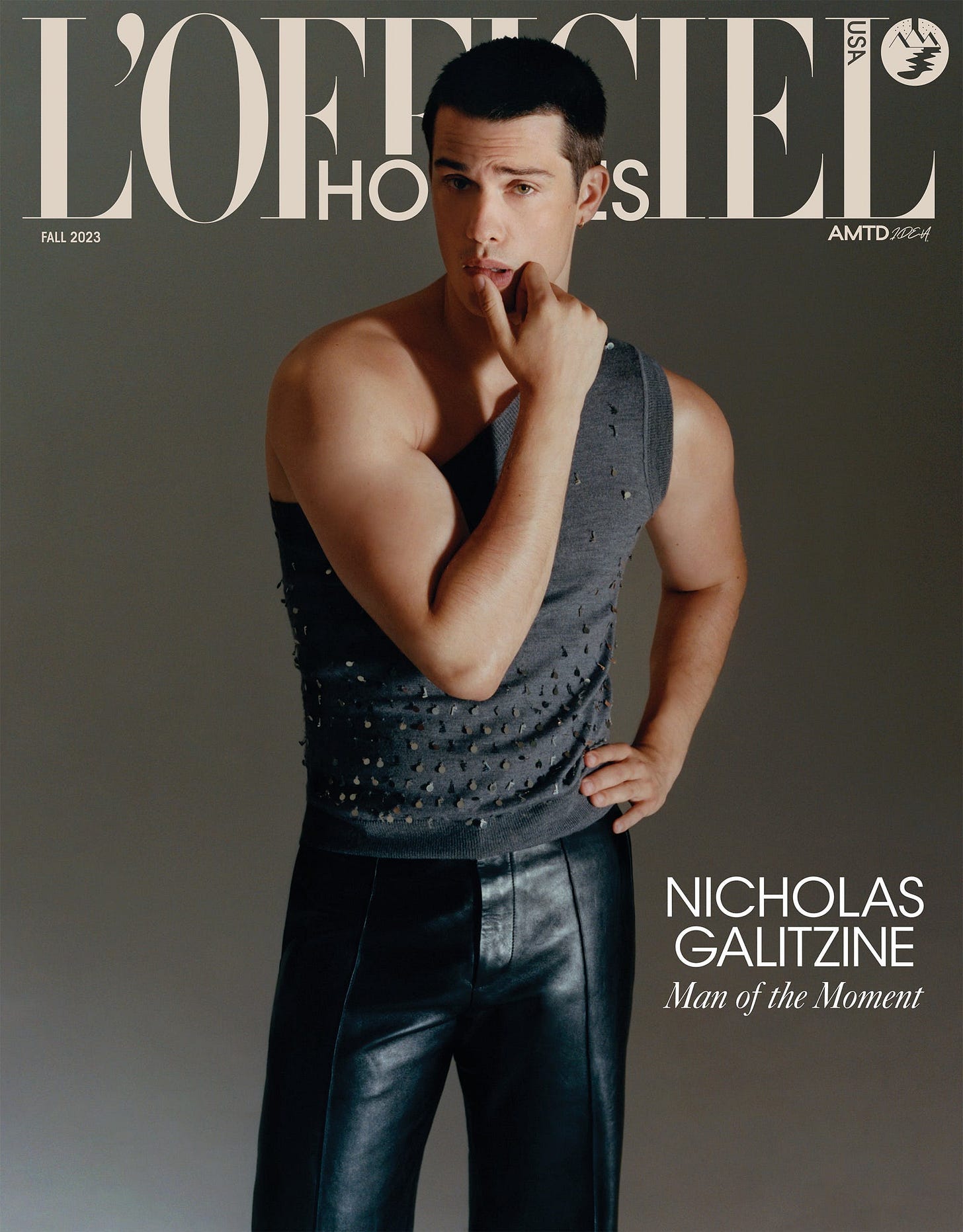 Nicholas Galitzine L'OFFICIEL cover