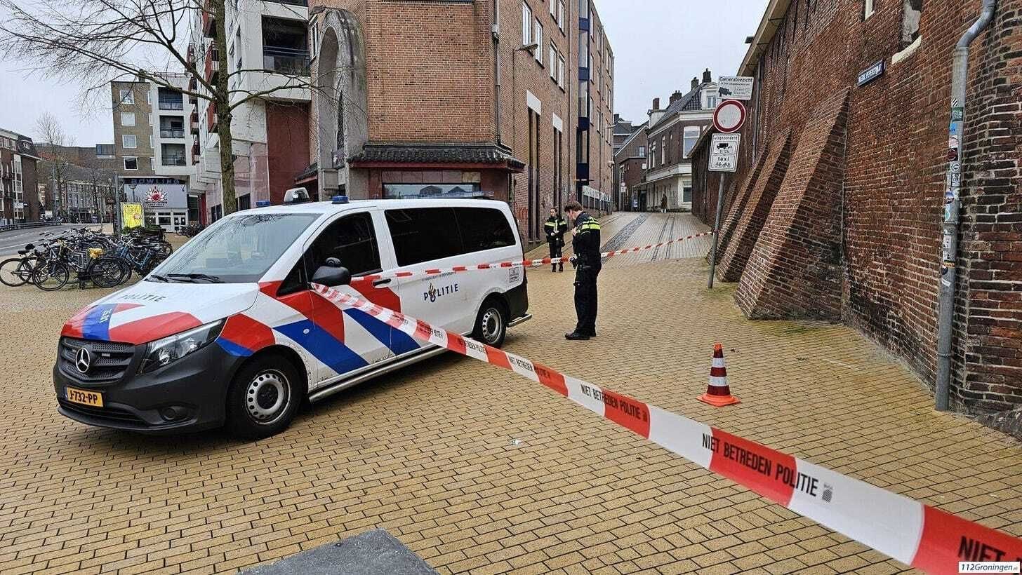 Police investigating crime scene at Kleine Pepperstraat, Tuesday afternoon Police investigating crime scene at Kleine Pepperstraat, Tuesday afternoon