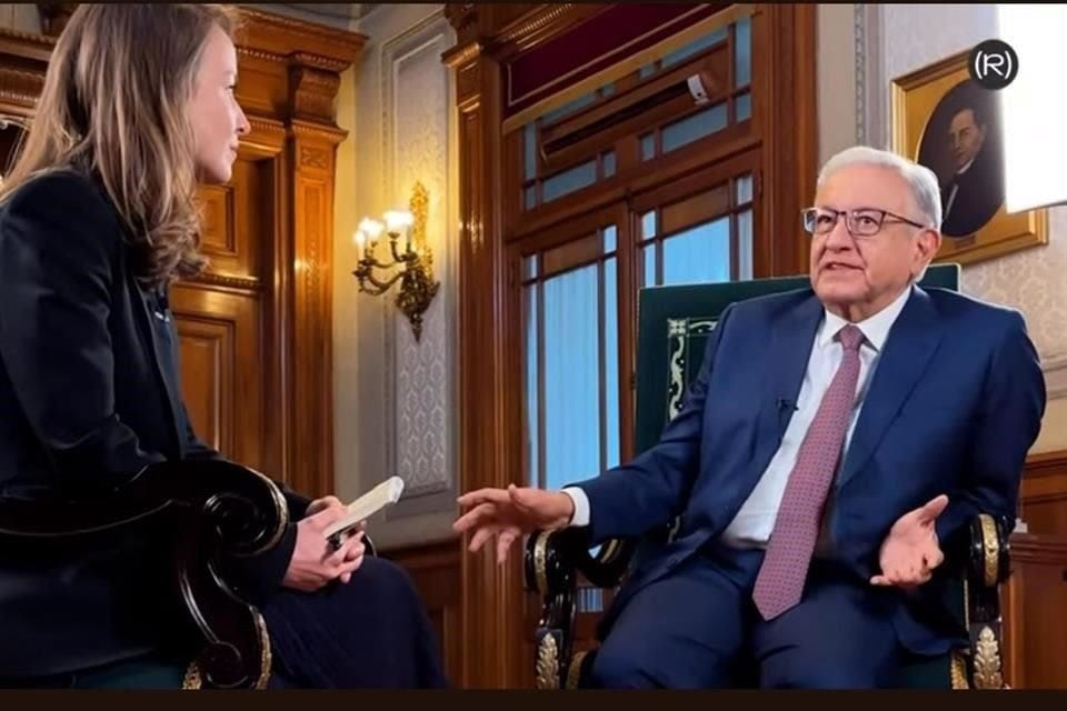 Dice AMLO, en entrevista, que Oposición está perdida