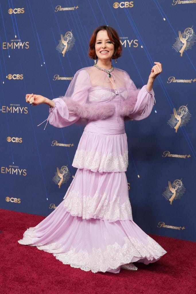 Parker Posey dazzles at the 2025 Emmys in emerald necklace