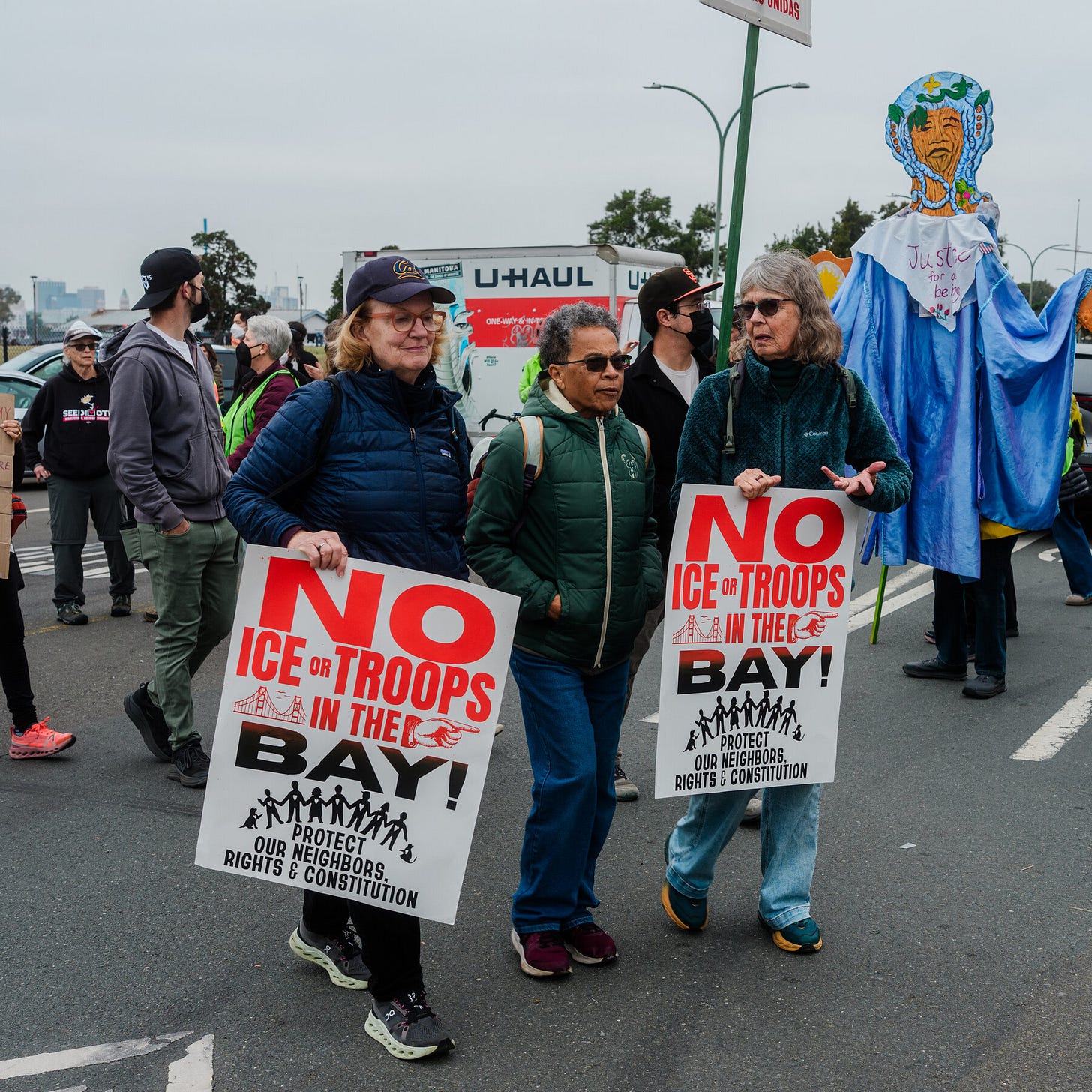 static01.nyt.com/images/2025/10/23/multimedia/23na... static01.nyt.com/images/2025/10/23/multimedia/23na...