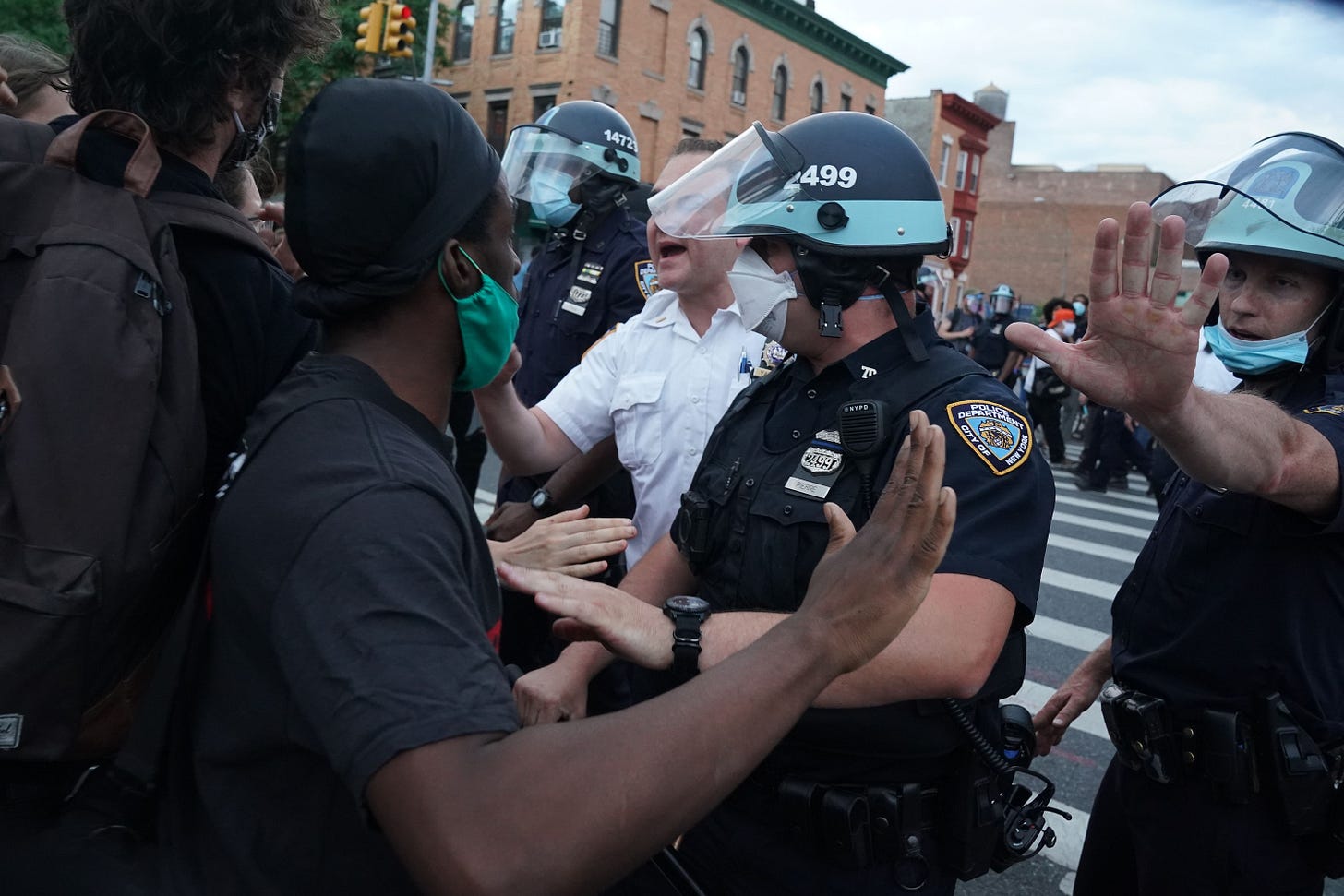 Police, protesters clash across the U.S. | CBC.ca Police, protesters clash across the U.S. | CBC.ca