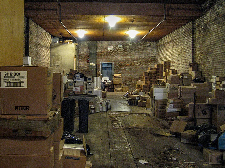 Ira Yavarkovsky paper distributor at 182 Ludlow St. photos by Steve Butcher 2007