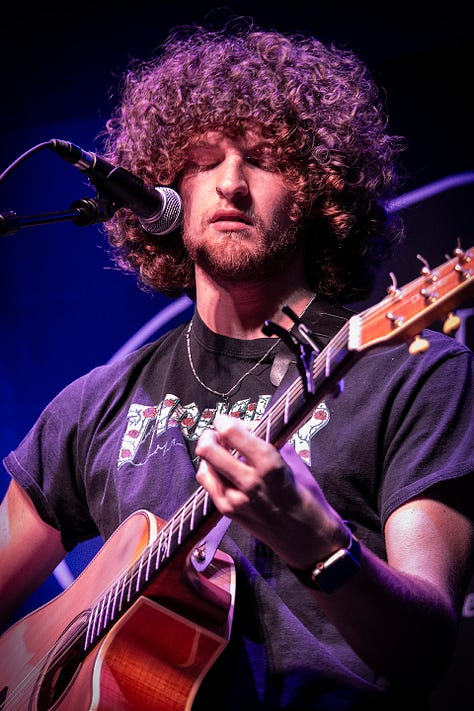 Devin Davis of Tate & the Bedwetters / all photos by author