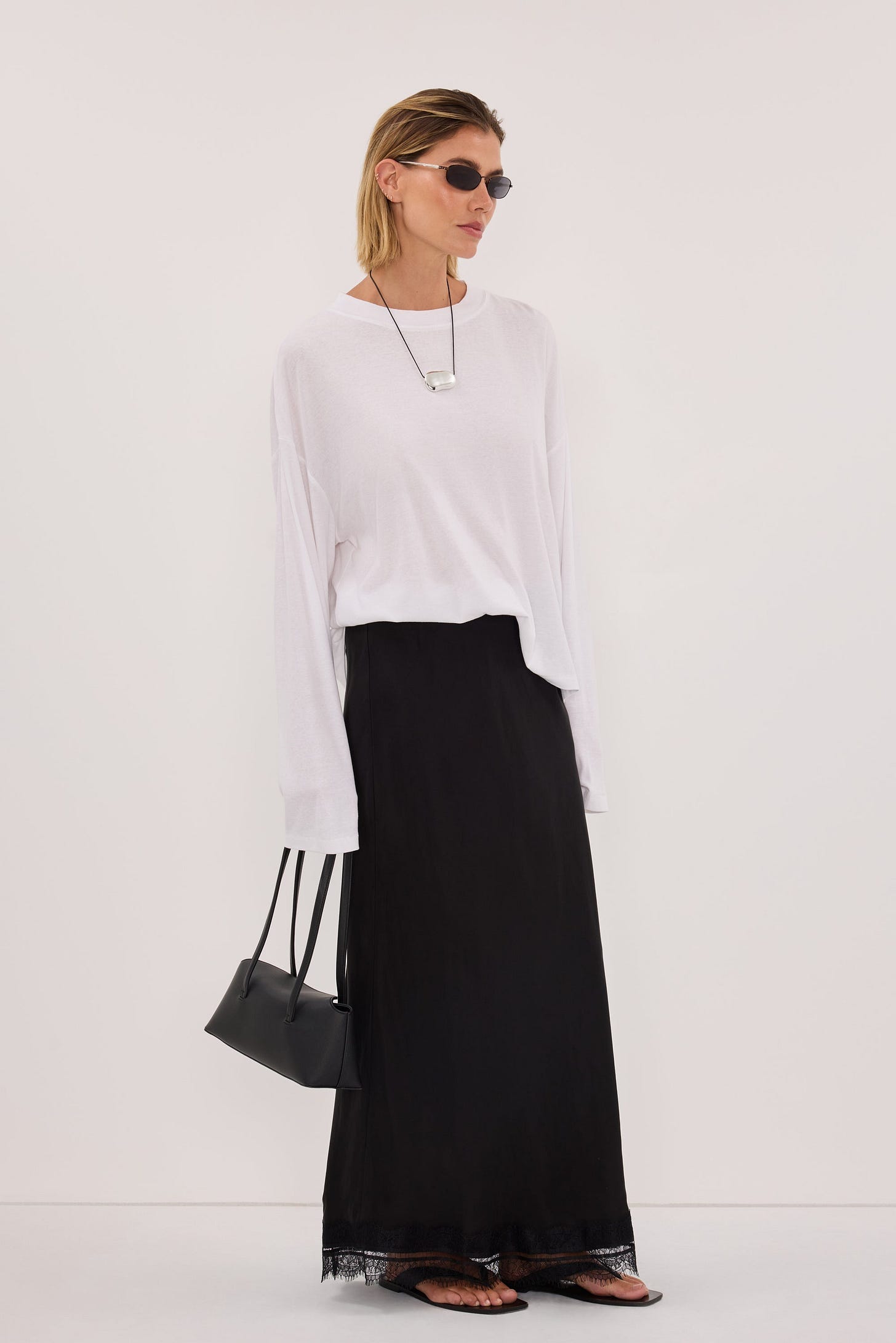 SLOANE WHITE LONG SLEEVE CREW KNIT TOP