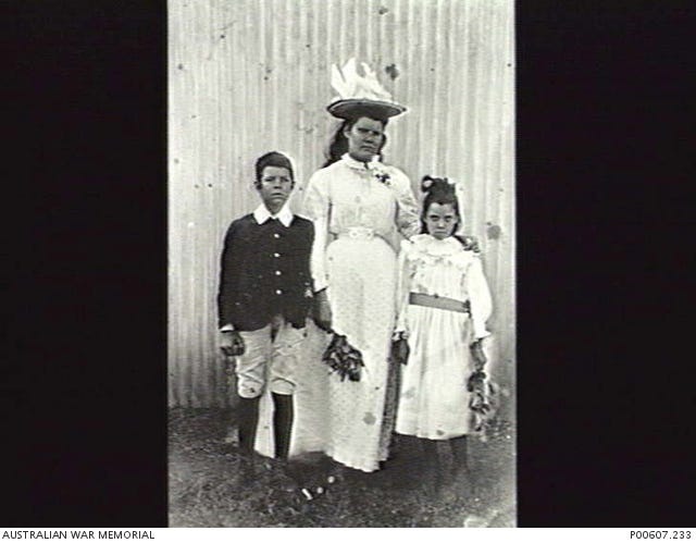 MAFEKING, SOUTH AFRICA, C. 1900. BOER WOMAN WITH HER SON AND DAUGHTER. (DONOR C. BOOTH) | Australian War Memorial MAFEKING, SOUTH AFRICA, C. 1900. BOER WOMAN WITH HER SON AND DAUGHTER. (DONOR C. BOOTH) | Australian War Memorial