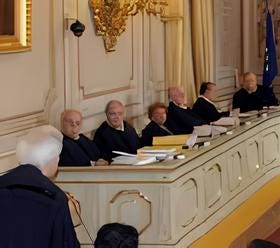 Assoluzione penale e processo tributario: la Consulta salva l’articolo 21-bis del Dlgs 74/2000 e ne traccia i confini 