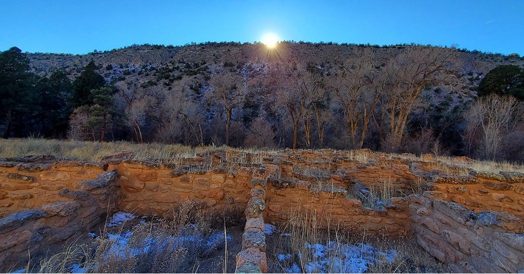 Tyuonyi Pueblo walls aligned with the setting sun Tyuonyi Pueblo walls aligned with the setting sun