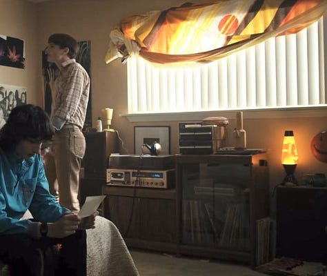 Stranger Things Set Designer 🛋 Stranger Things Set Design: How to Style Your Home With Retro, Cozy Vibes