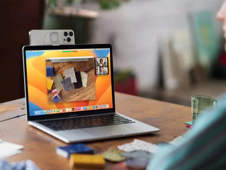 Ventura kodlu yeni işletim sistemi sürümüyle (hayli geç) gelen bir işlev özellikle hoşuma gitti. Artık iPhone'lar, yaklaştırdığımız Mac bilgisayarların kablosuz kamerası olarak hizmet verebilecek. Bu özelliği ücretli olarak sunan uygulamalar için kötü fakat Ventura kodlu yeni işletim sistemi sürümüyle (hayli geç) gelen bir işlev özellikle hoşuma gitti. Artık iPhone'lar, yaklaştırdığımız Mac bilgisayarların kablosuz kamerası olarak hizmet verebilecek. Bu özelliği ücretli olarak sunan uygulamalar için kötü fakat