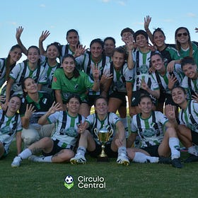 Villa Mitre volvió a festejar e hizo historia en el fútbol femenino local