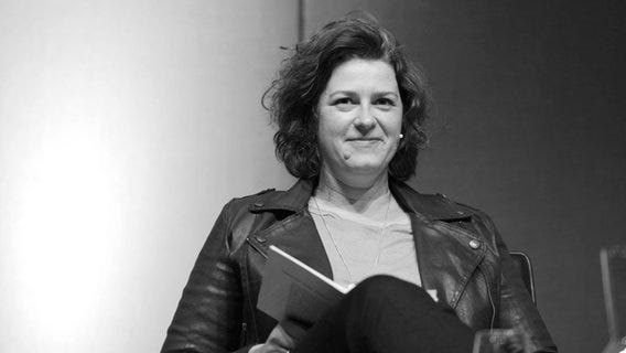 The Hamburg author Anne Helene von Canal at a reading (archive image) © imago stock&people Photo: Horst Galuschka